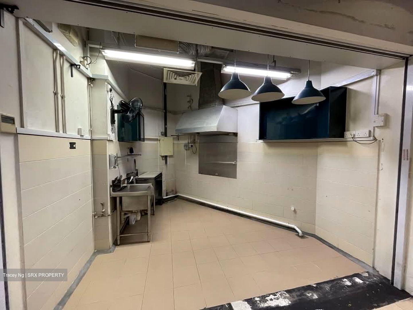 East Village (D16), Retail #610992431